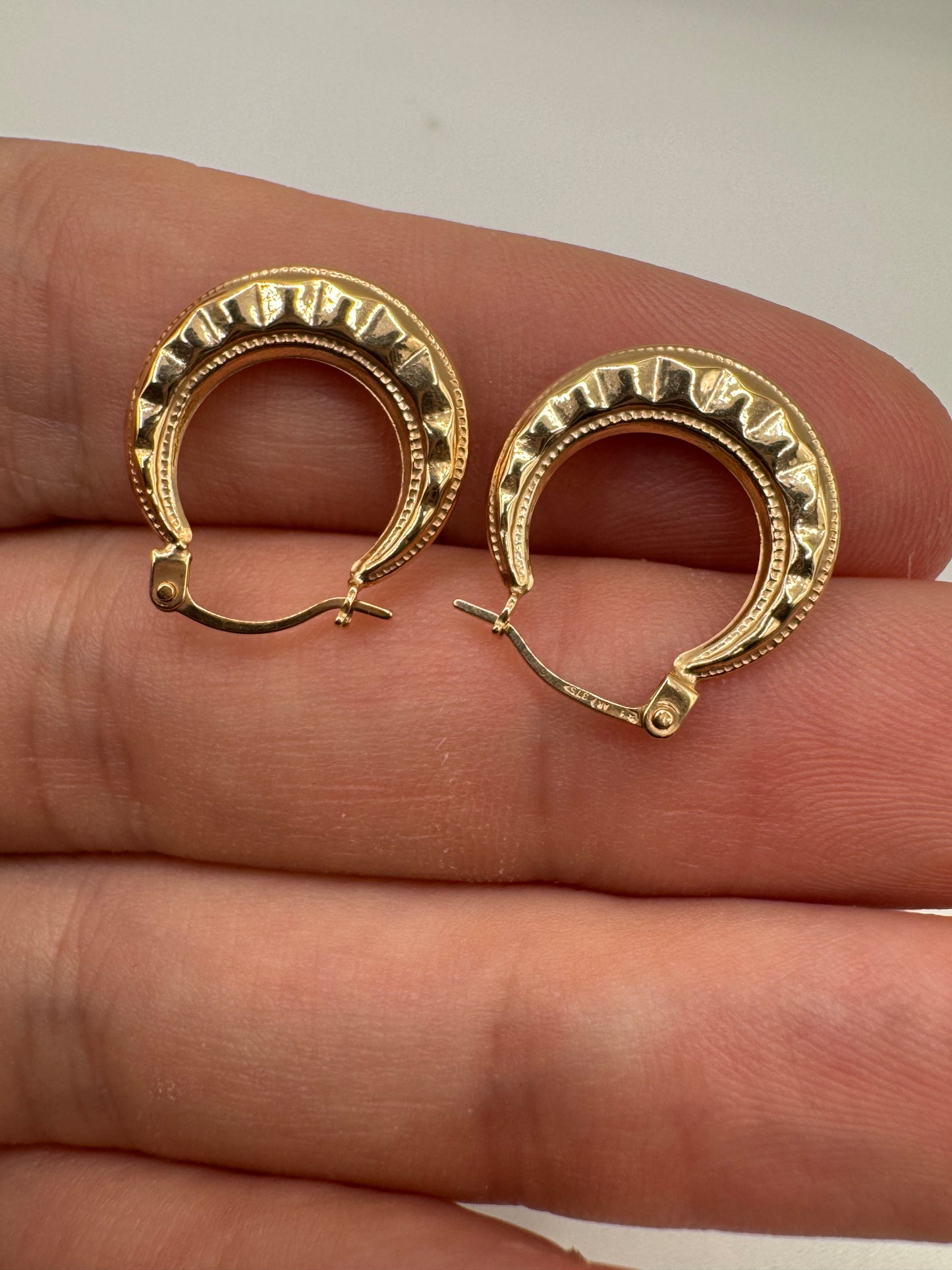 9ct gold patterned creole earrings