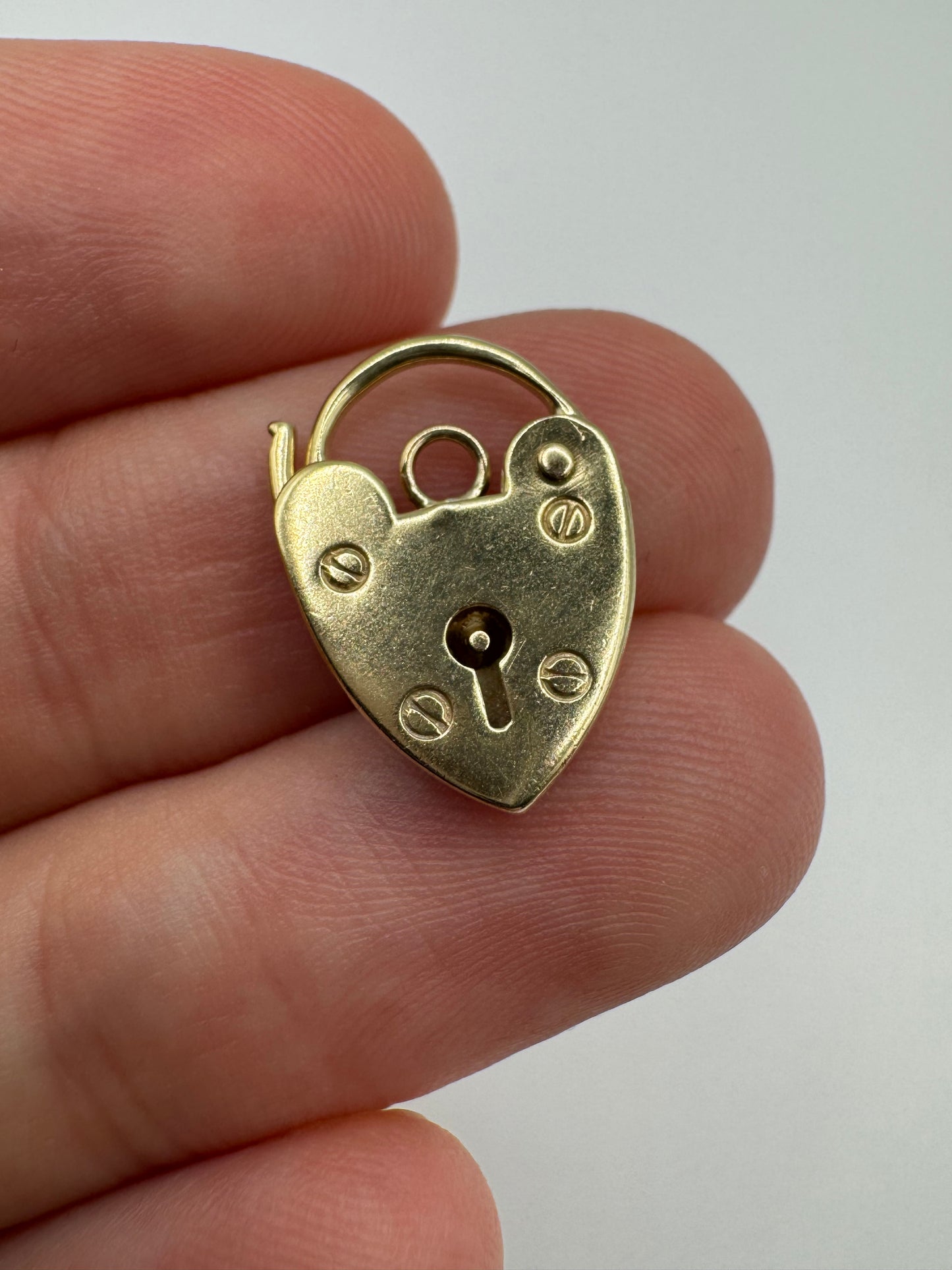 9ct gold padlock 46