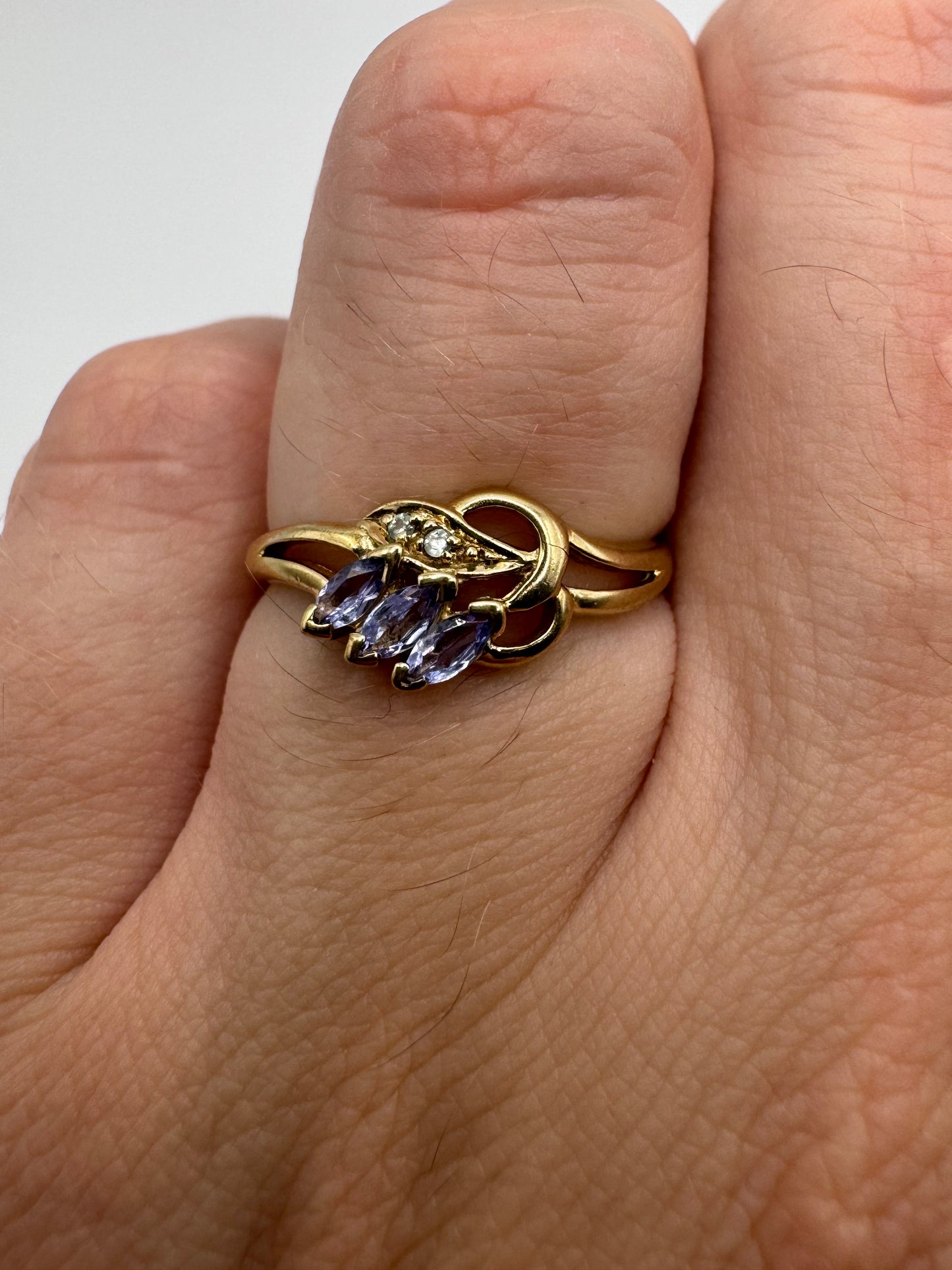 9ct gold tanzanite and alexandrite ring