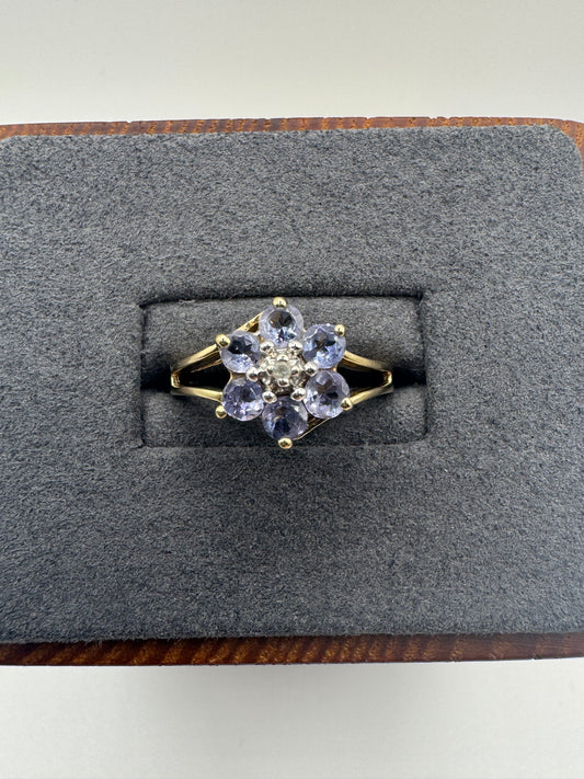 9ct gold tanzanite and diamond ring