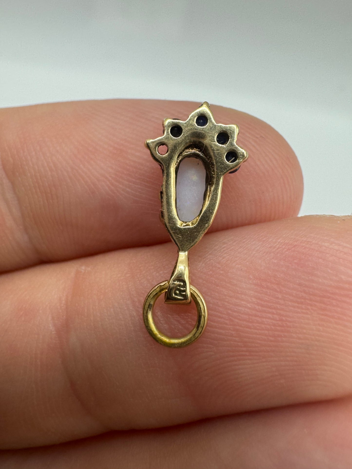 9ct gold opal and sapphire pendant