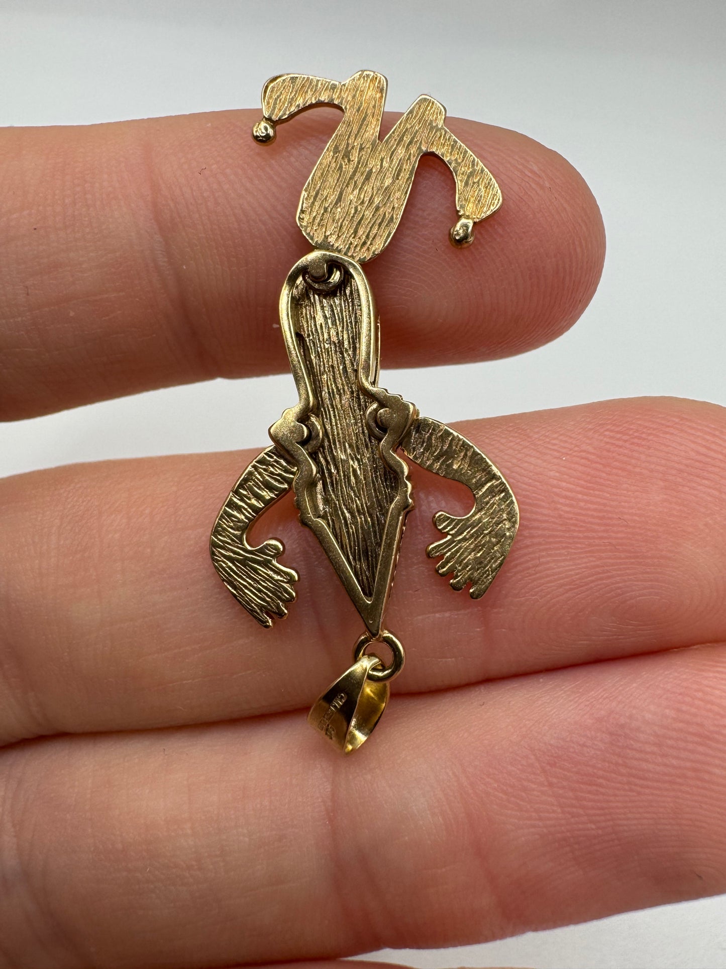 9ct gold articulated clown pendant