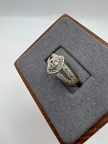 9ct gold quartz and diamond ring
