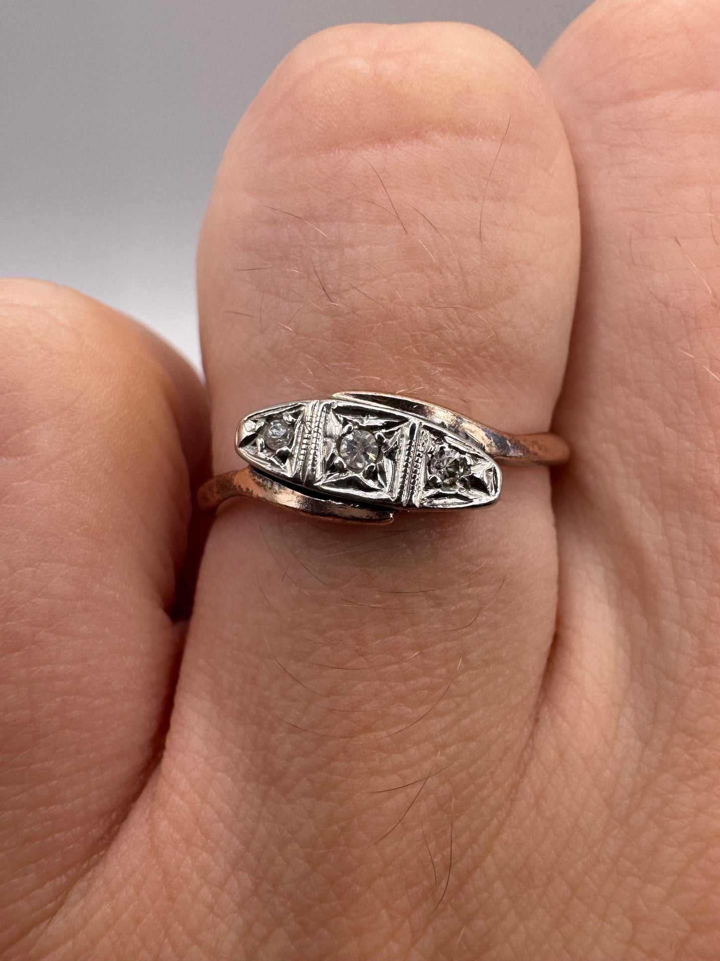 9ct gold diamond ring