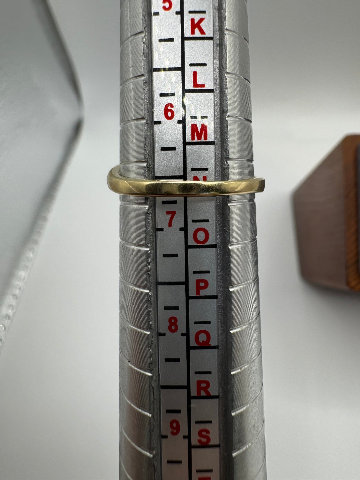 9ct gold pink topaz and diamond ring