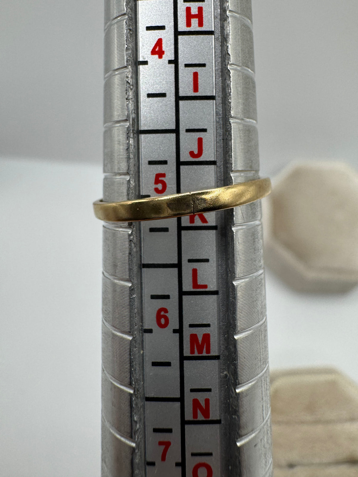 9ct gold sapphire and diamond ring