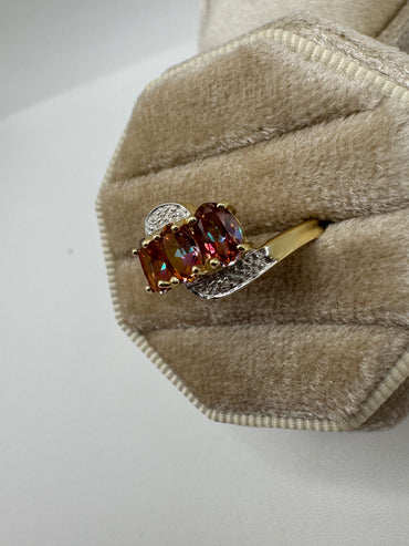 9ct gold topaz and diamond ring