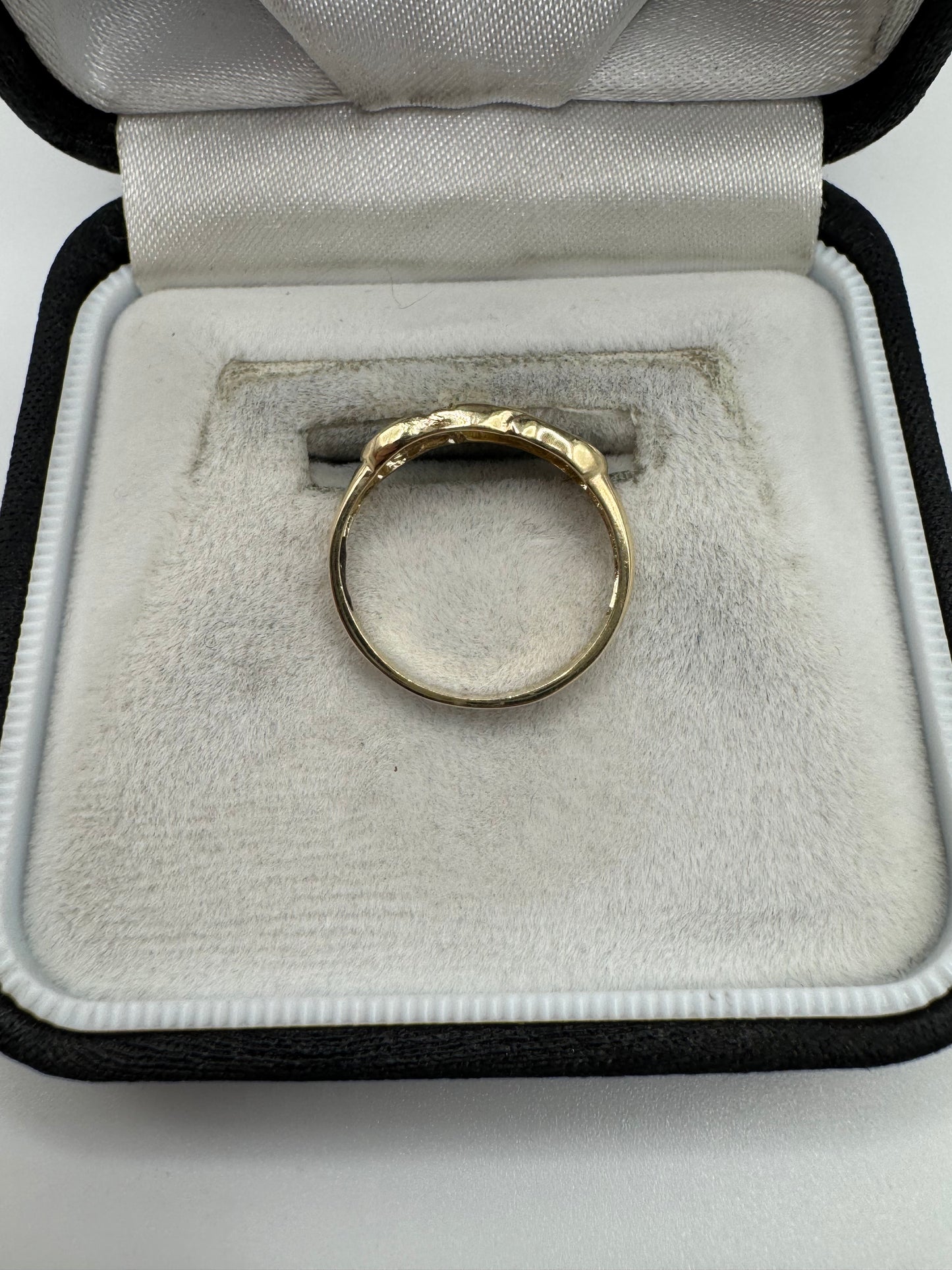 9ct gold 3 stone moonstone gypsy ring