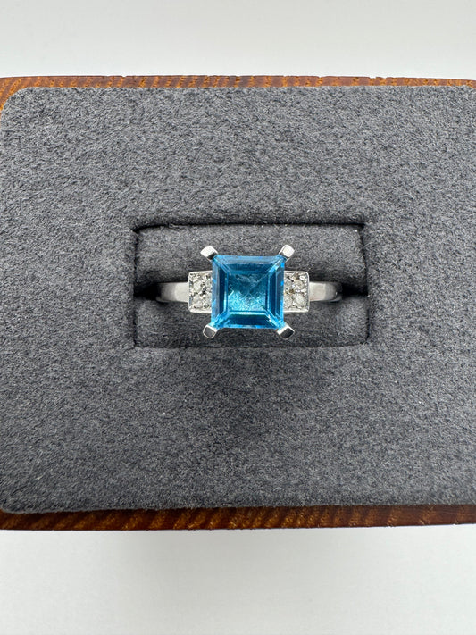 9ct white gold topaz and diamond ring