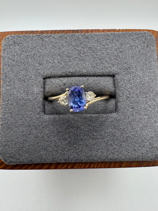 9ct gold tanzanite and zircon ring