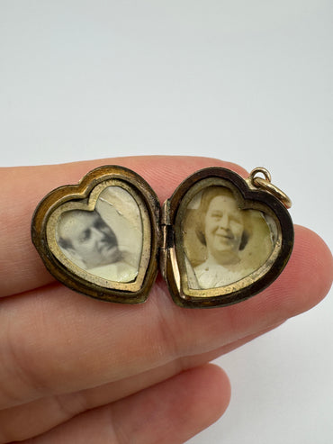 9ct gold front and back crucifix locket