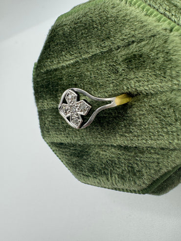 18ct gold diamond ring