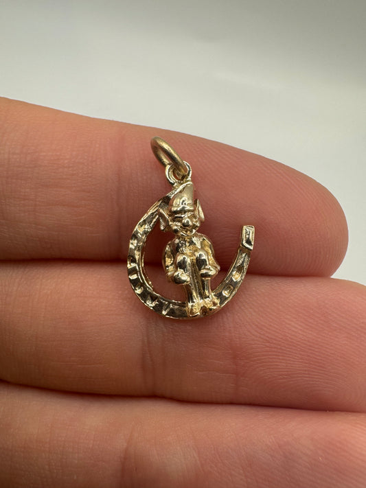 9ct gold horseshoe pixie charm