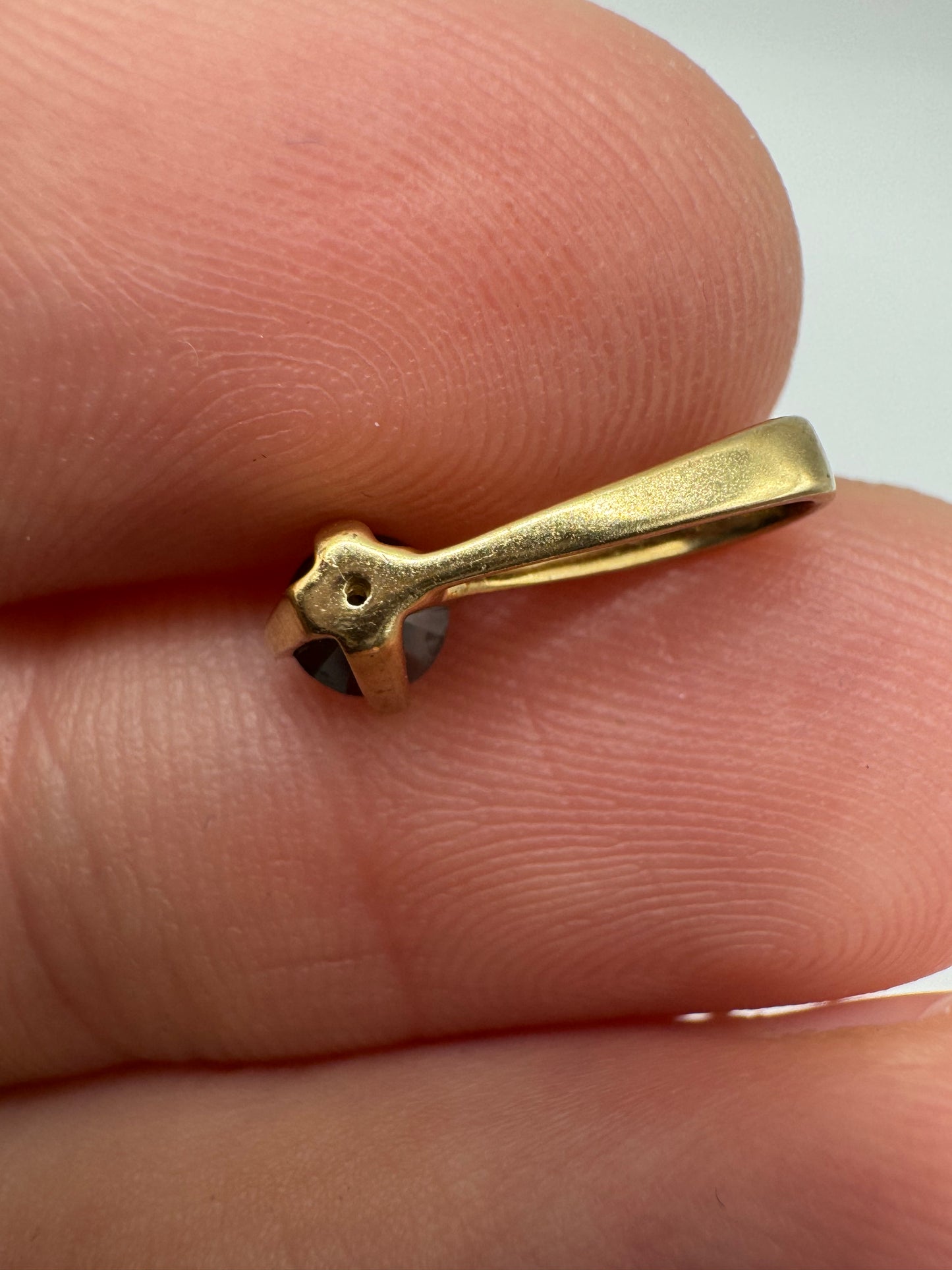 9ct gold black diamond pendant
