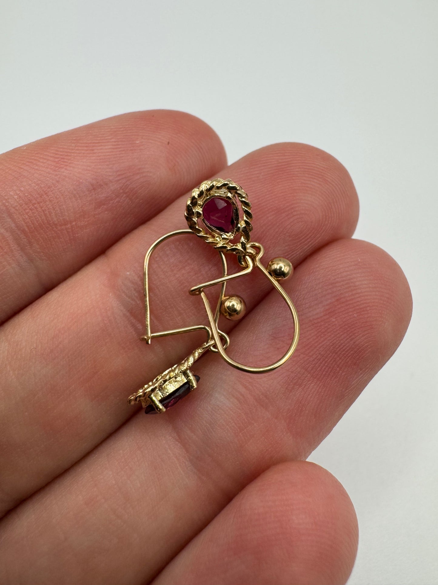 9ct gold garnet earrings