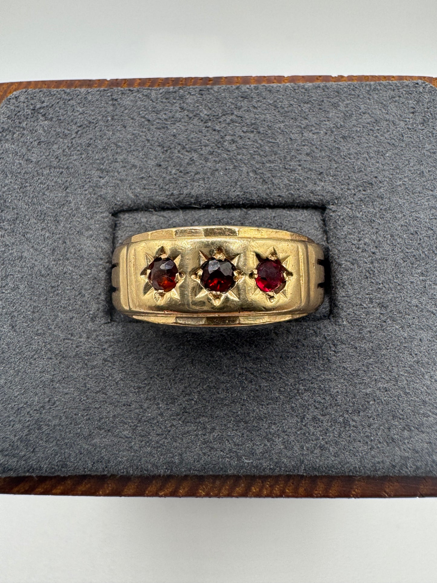 Heavy 9ct gold multi-coloured garnet gypsy ring