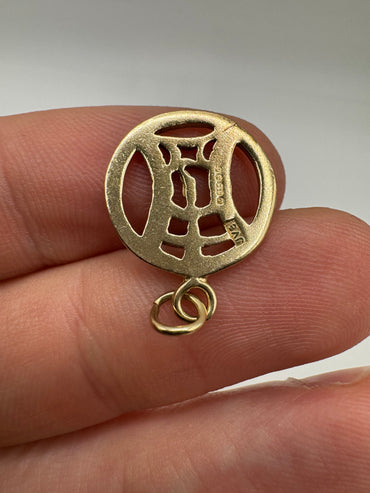 9ct gold patterned charm