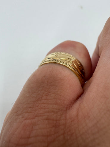 9ct gold patterned band
