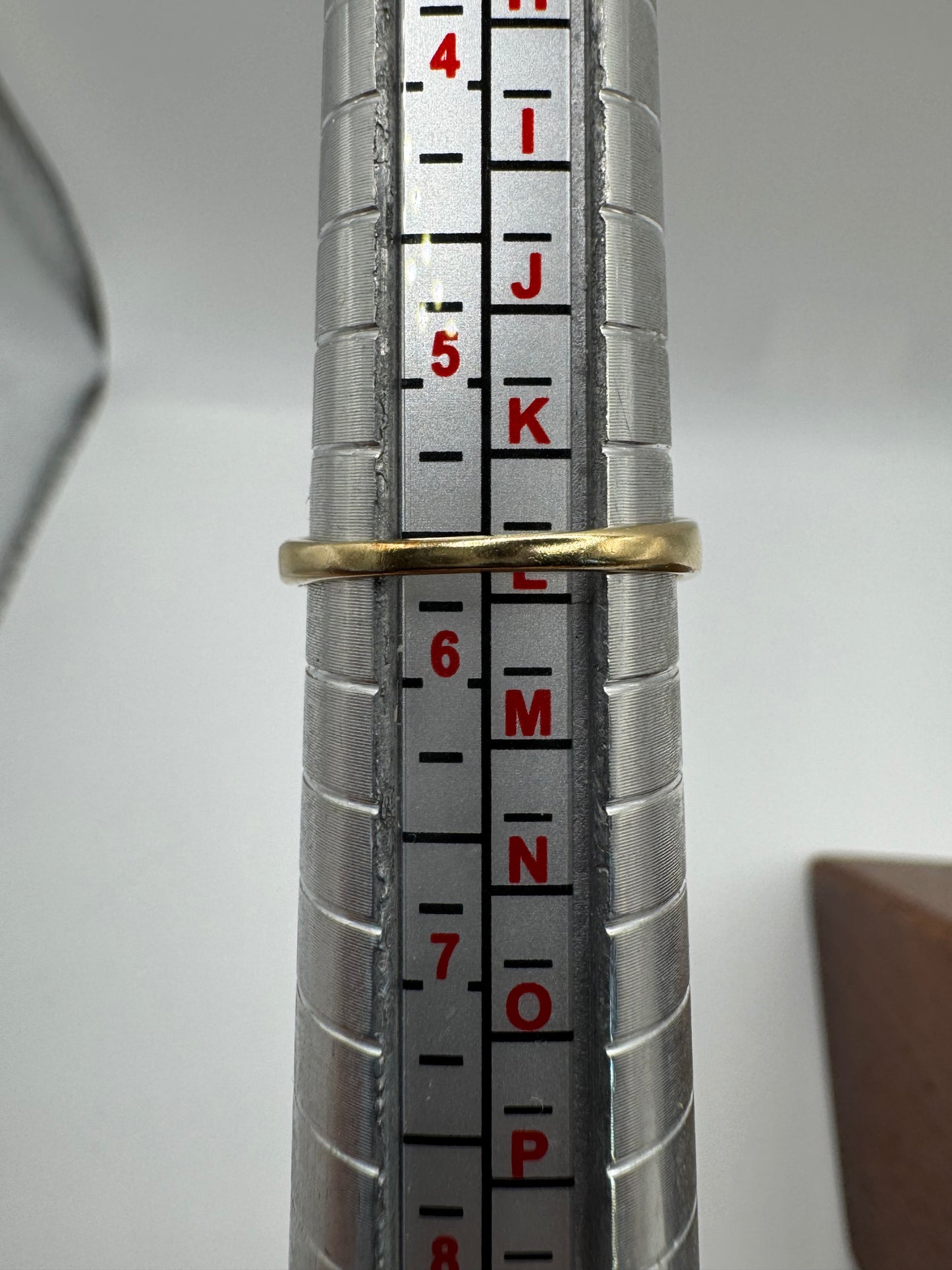 9ct gold sapphire and diamond ring