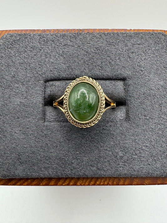 9ct gold jade ring