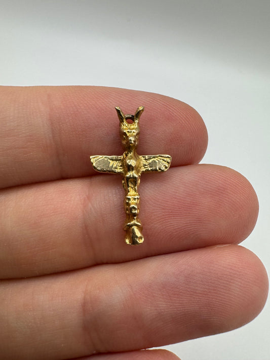 9ct gold crucifix pendant