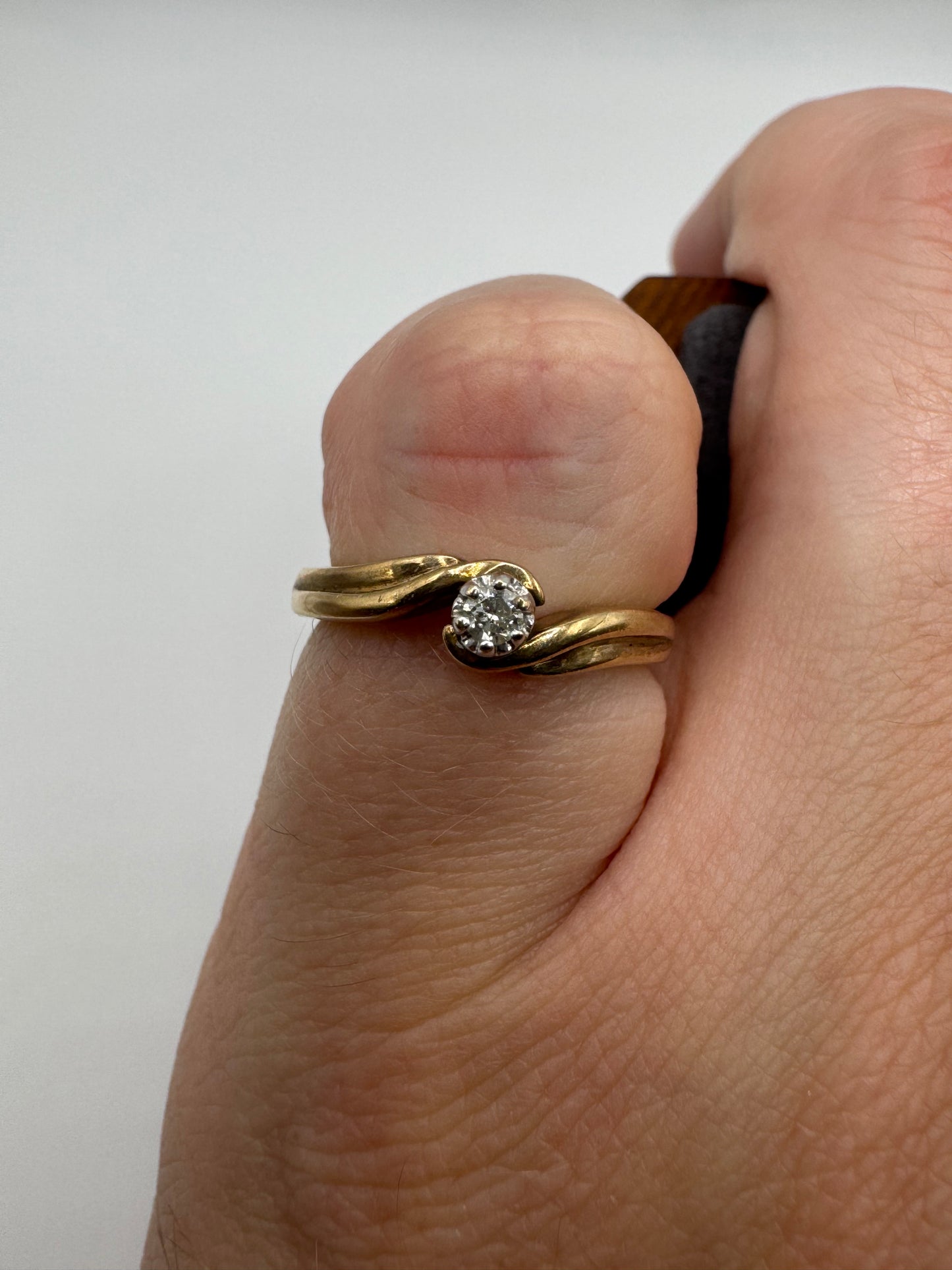 9ct gold diamond twist ring