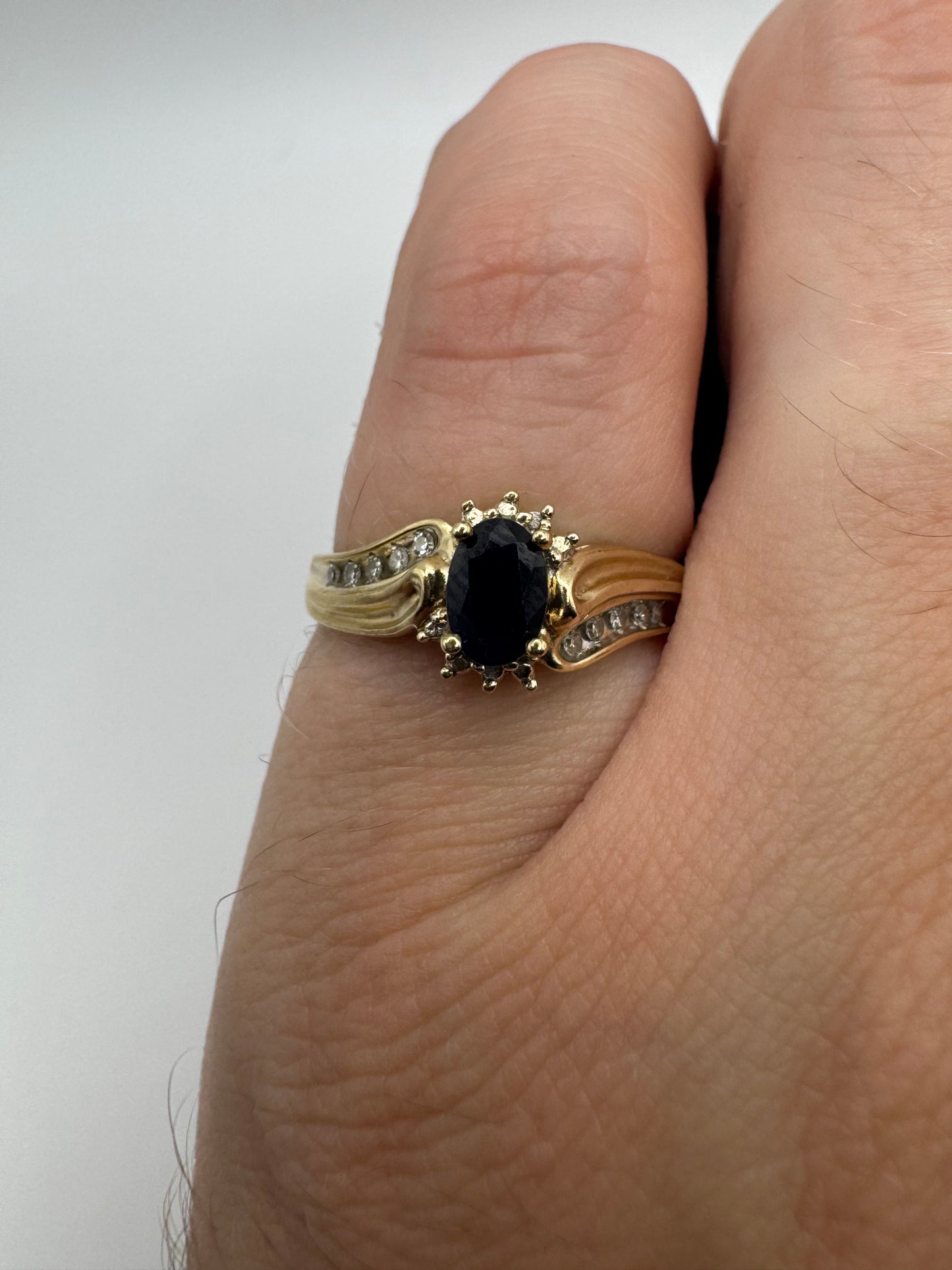 9ct gold sapphire and diamond ring