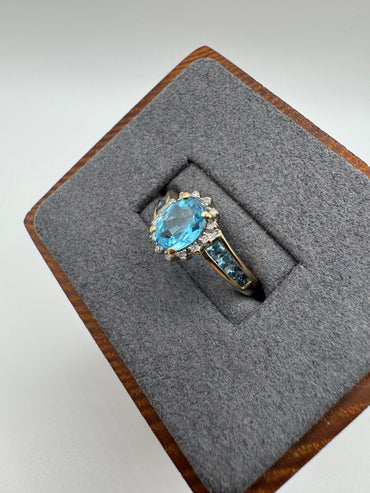 9ct gold topaz and diamond ring