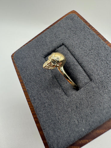 9ct gold skull ring