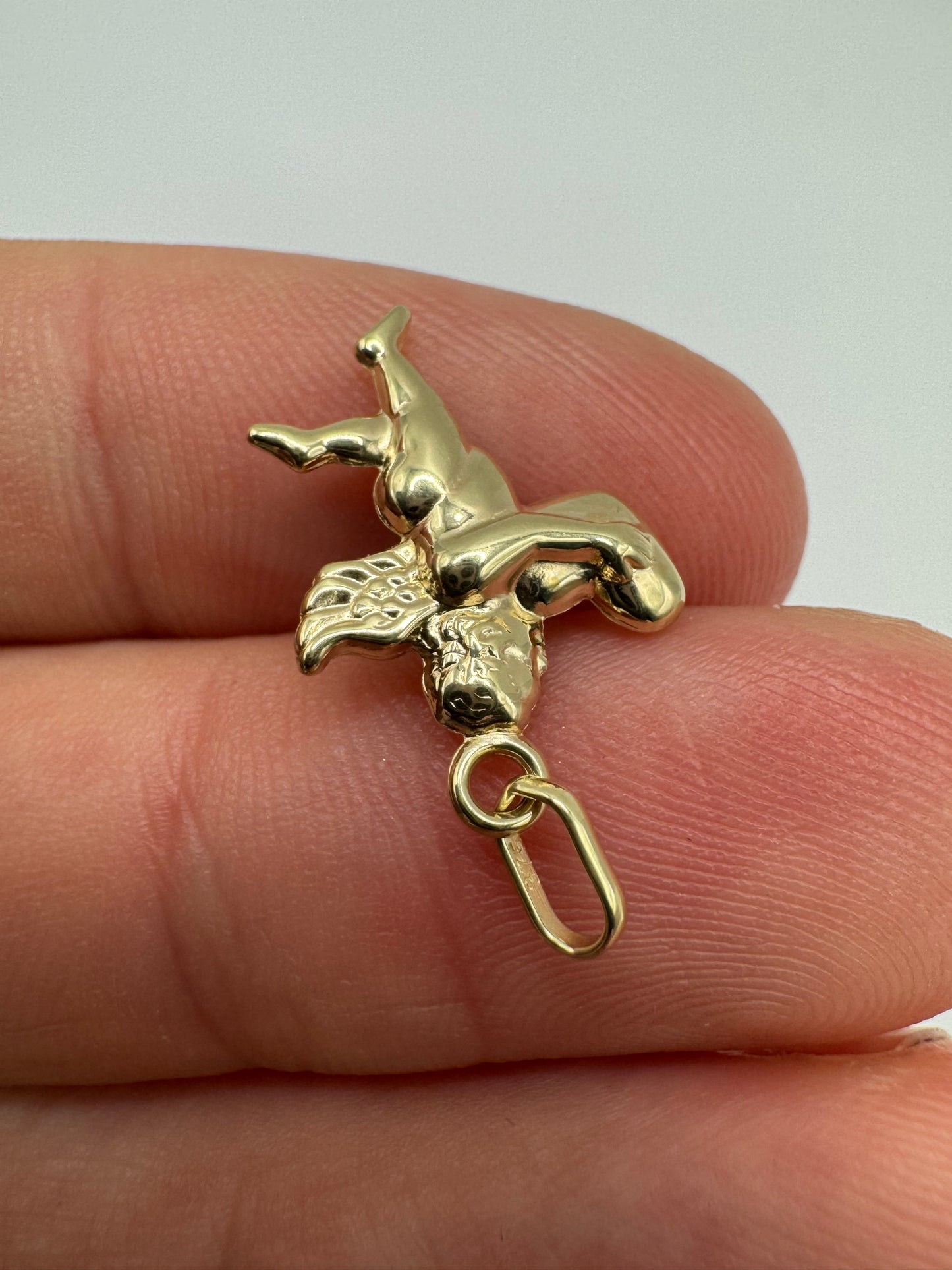 9ct gold cherub charm
