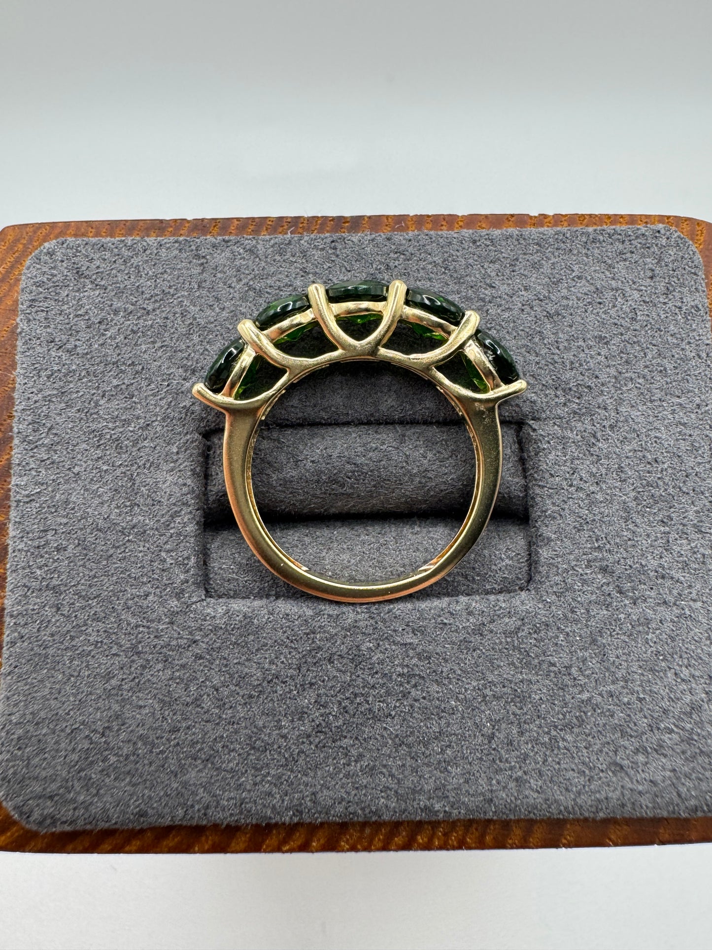9ct gold diopside half eternity ring