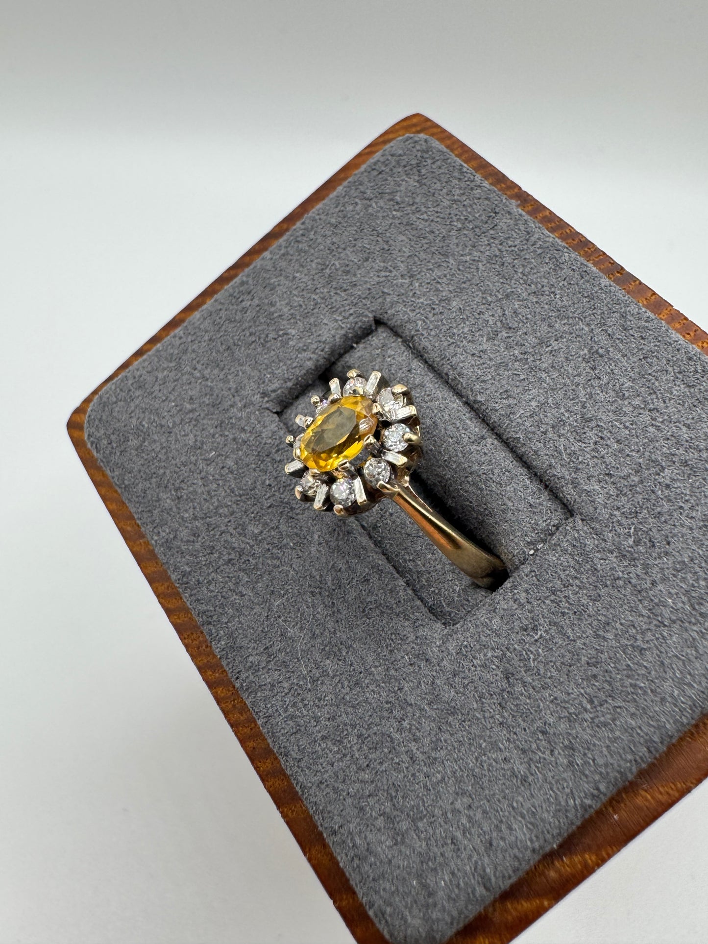 9ct gold citrine and cz ring