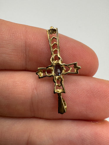 9ct gold topaz cross pendant