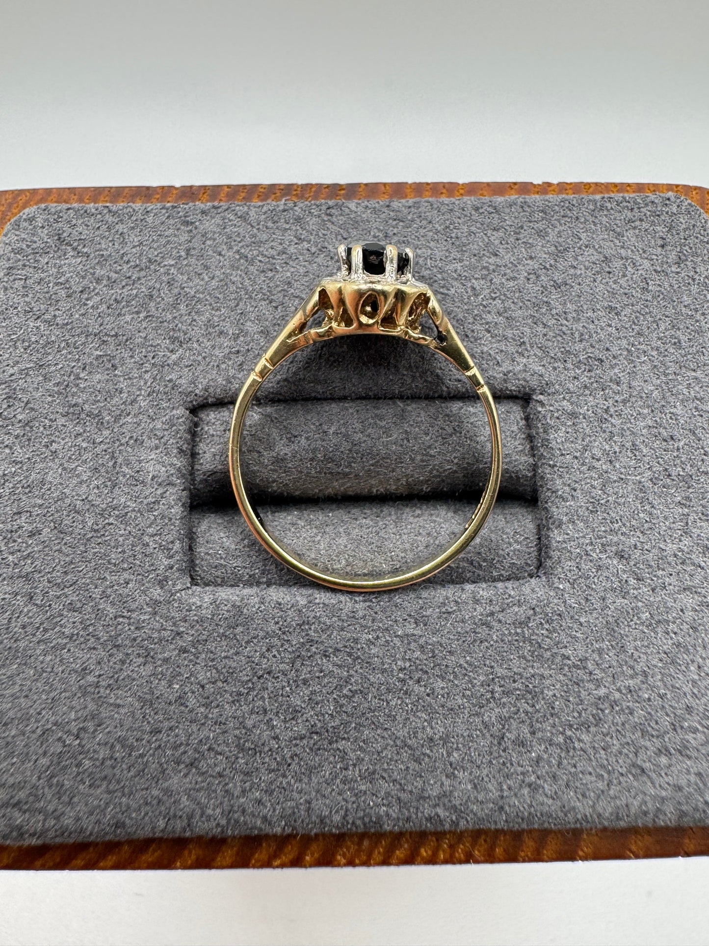 9ct gold sapphire and diamond ring