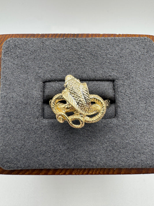9ct gold snake ring