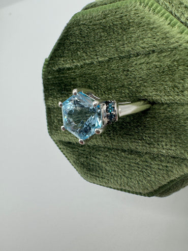 9ct white gold topaz and diamond ring