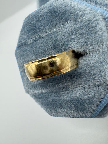 9ct gold band