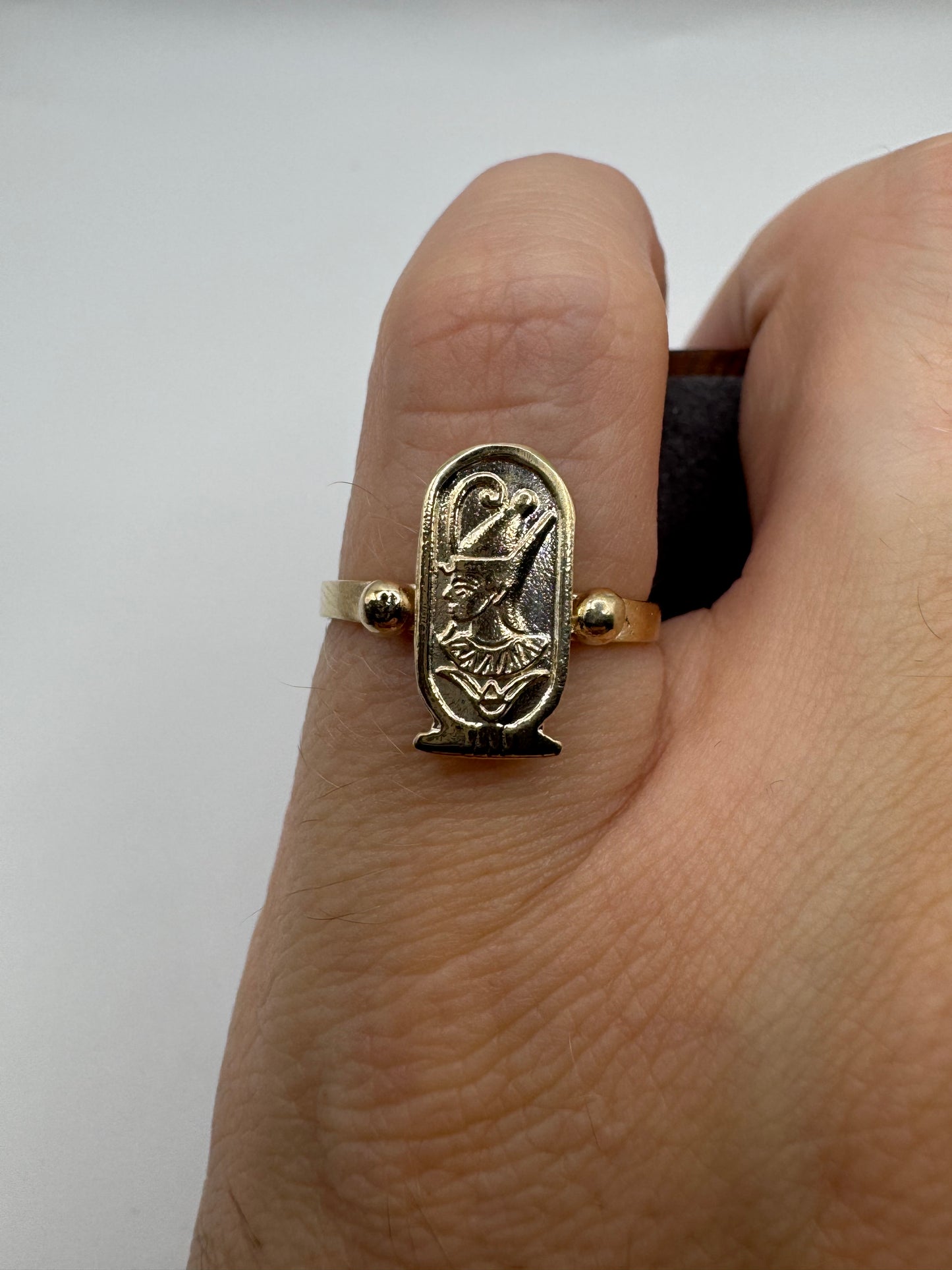 9ct gold cartouche ring