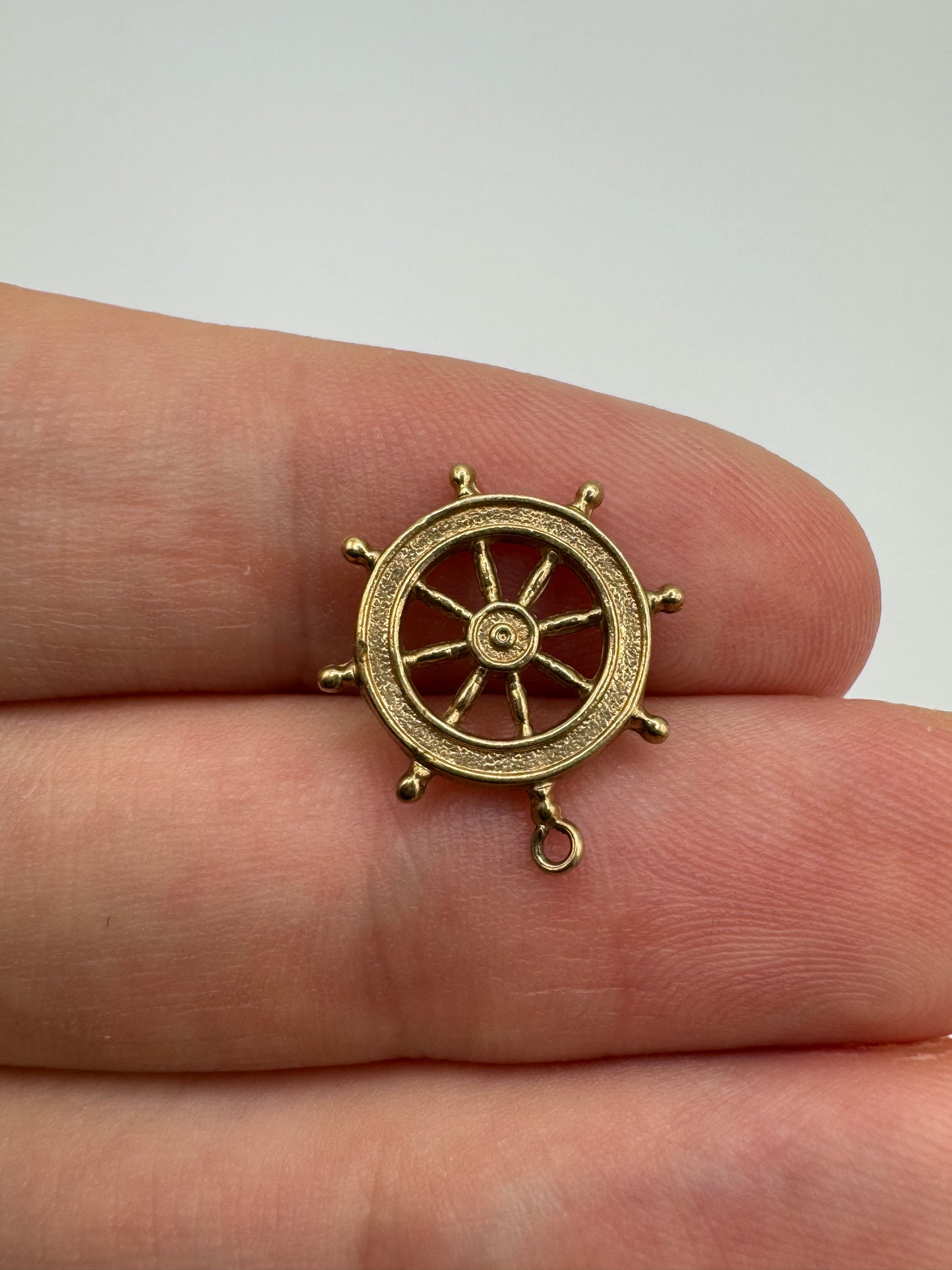 9ct gold ships wheel pendant