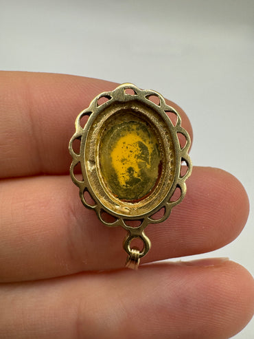 9ct gold blue John pendant