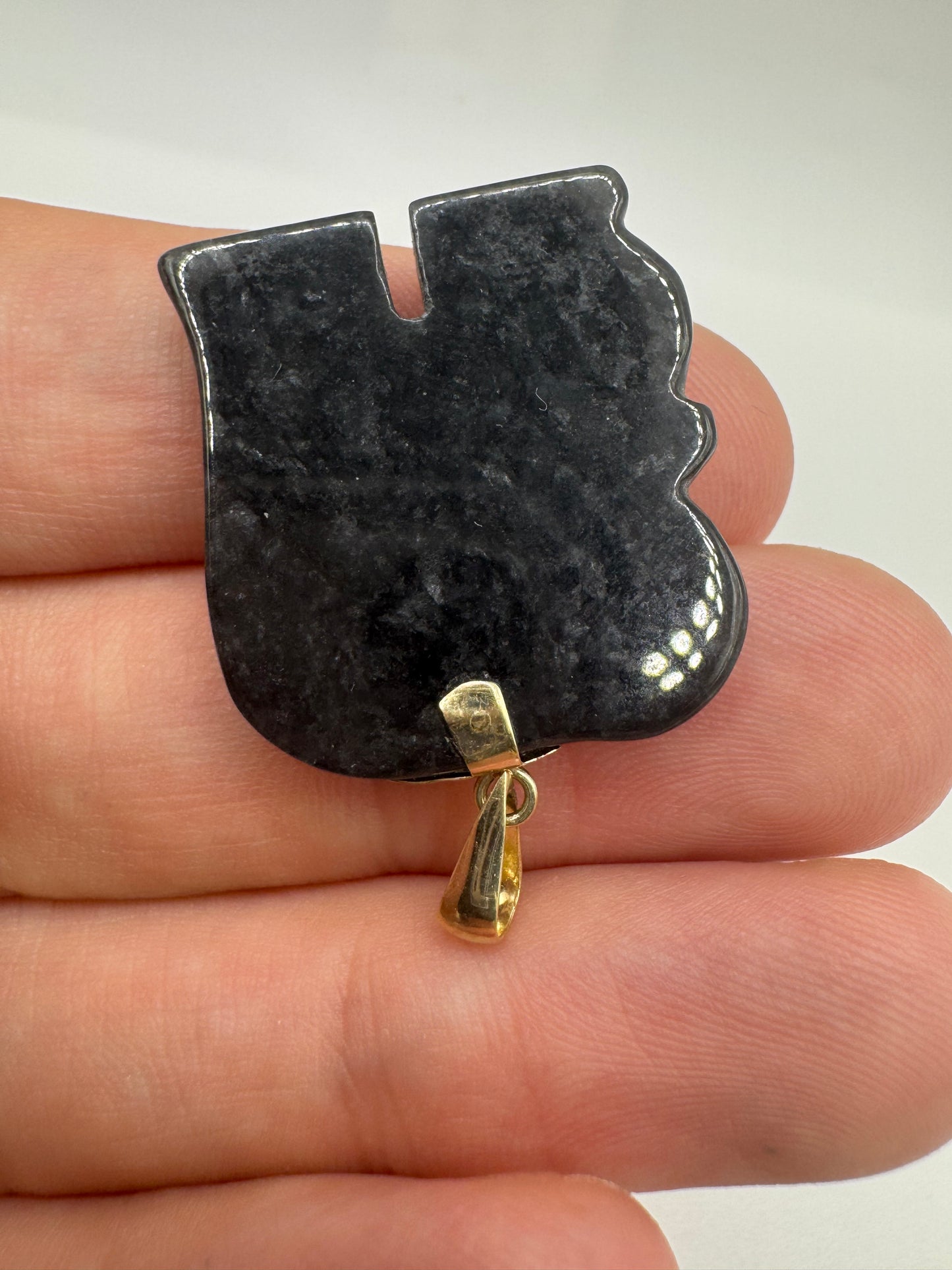 14ct gold jade elephant pendant