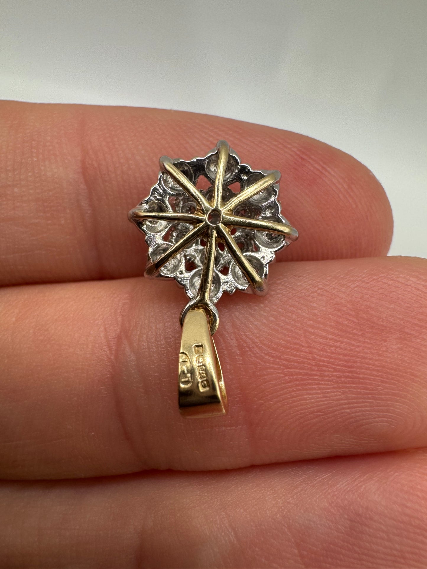 9ct gold diamond cluster pendant