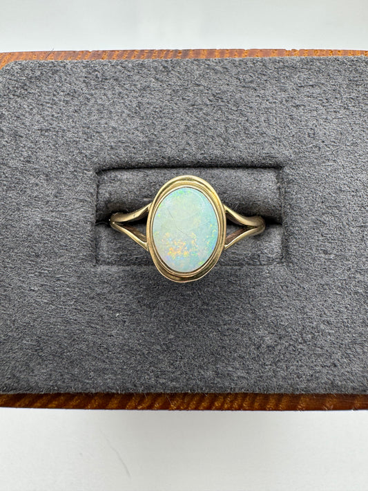 9ct gold opal ring
