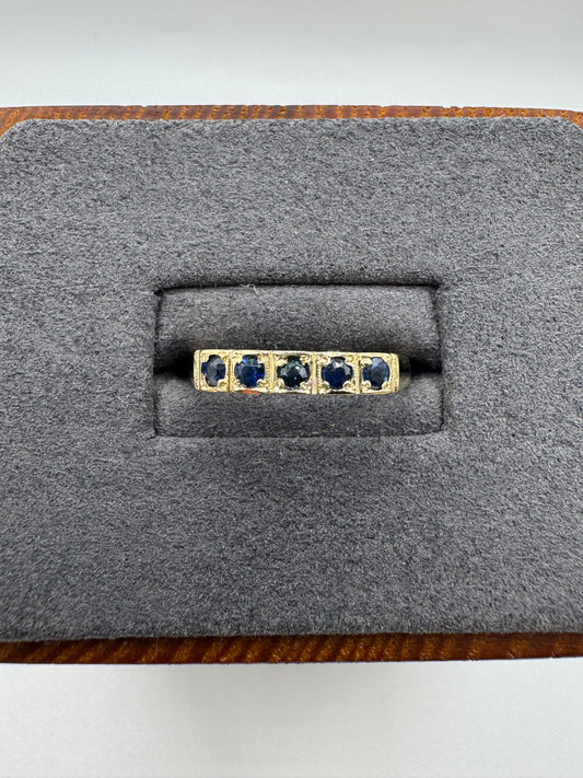 9ct gold sapphire ring