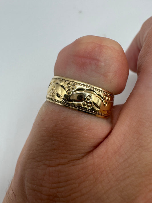 9ct gold patterned band