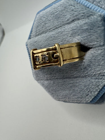 Heavy 9ct gold cz buckle ring
