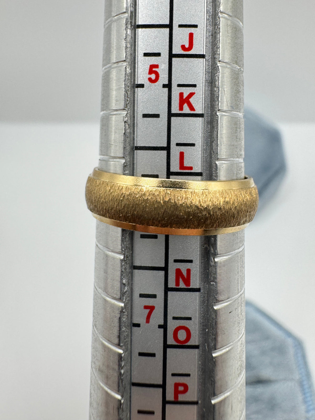 9ct gold band