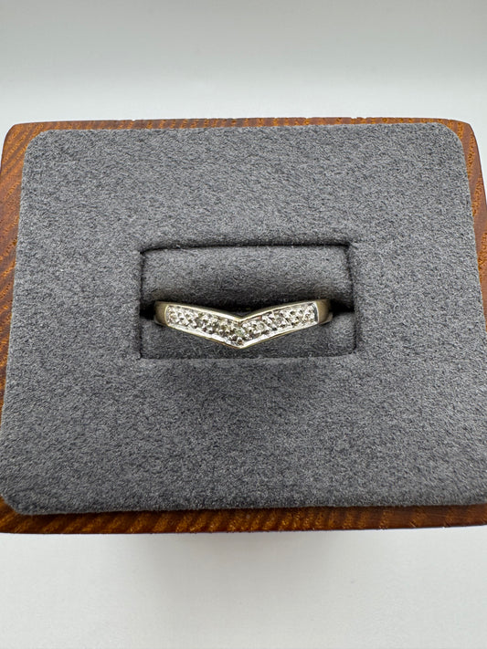 9ct gold diamond wishbone ring
