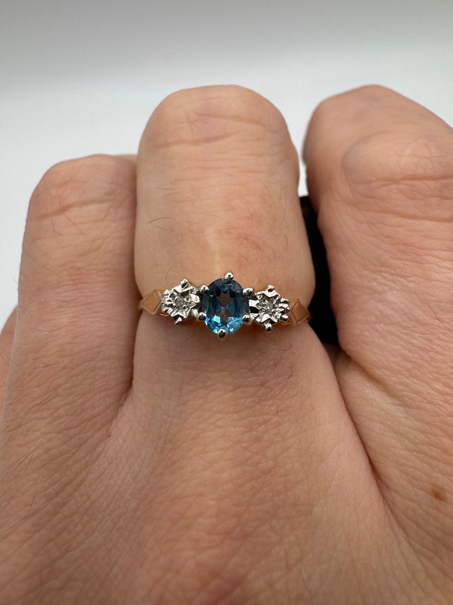 9ct gold topaz and diamond ring
