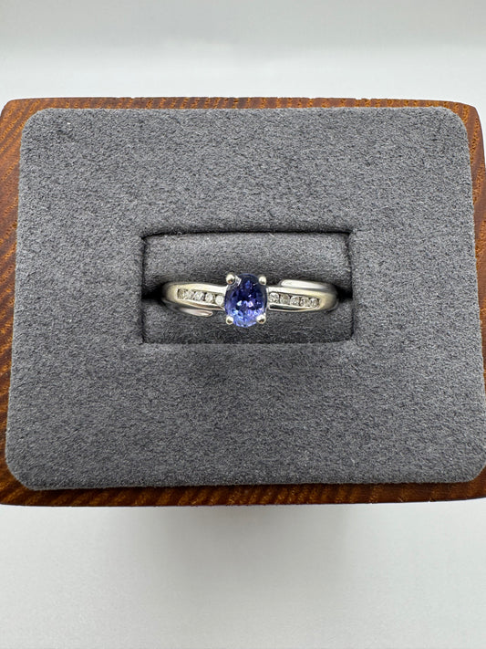9ct white gold tanzanite and diamond ring